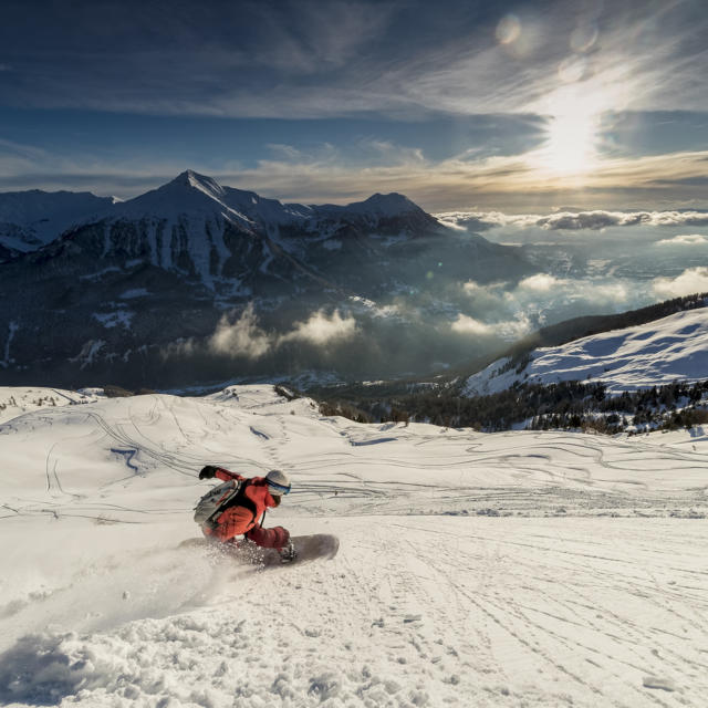 Virage poudreuse face à la vallée du Champsaur OM