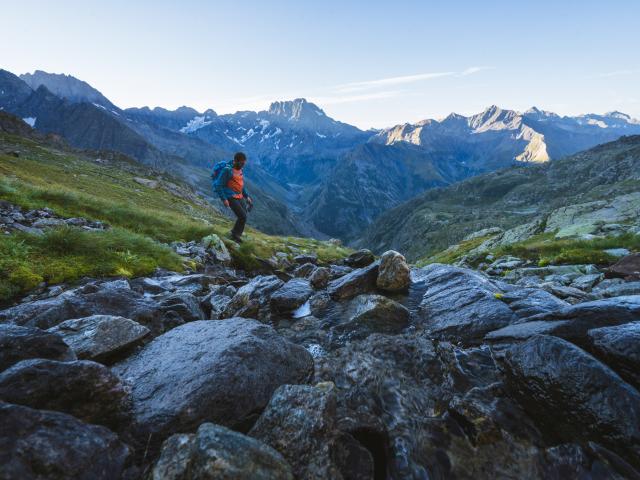 Marche dans le Valgaudemar face au Sirac