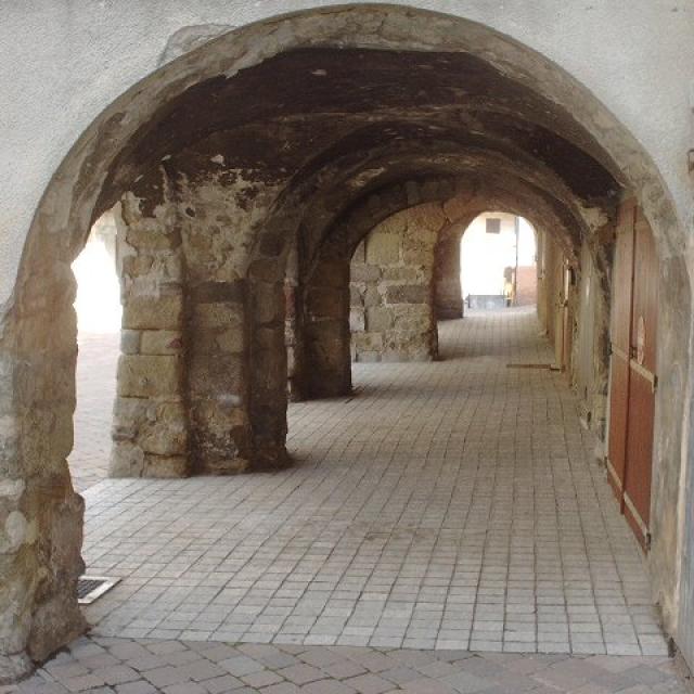 Les Tounes Centre Historique De St Bonnet