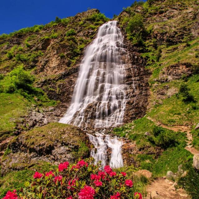 Cascade voile de la mariée dans le Valgaudemar