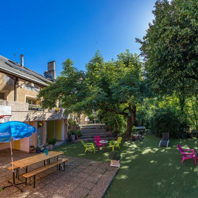 Hautes-Alpes (05), Vallée du Champsaur, Saint-Bonnet-en-Champsaur, Pisançon, Centre de Vacances gîte de groupe L'Aventure  //  Hautes-Alpes (05), Champsaur valley,  Saint-Bonnet-en-Champsaur, Pisançon, Centre de Vacances gîte de groupe L'Aventure