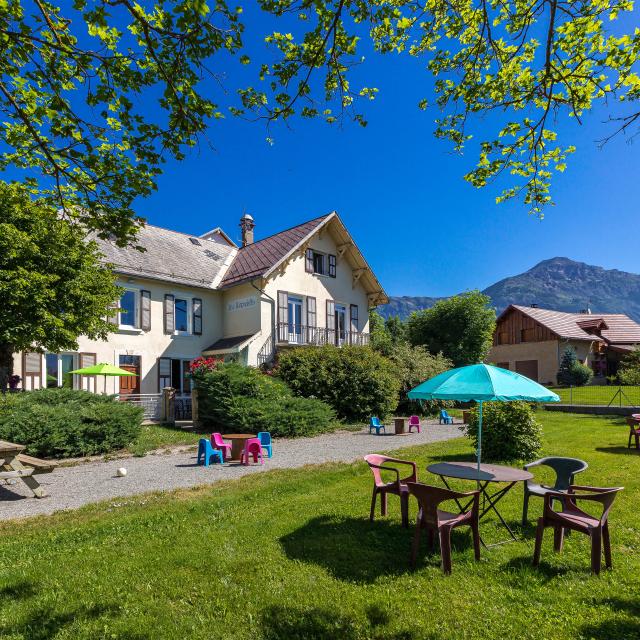 Hautes-Alpes (05), Vallée du Champsaur, Saint-Bonnet-en-Champsaur, L'Aulagnier, Centre de Vacances Les Hirondelles //  Hautes-Alpes (05), Champsaur valley, Saint-Bonnet-en-Champsaur, Centre de Vacances Les Hirondelles